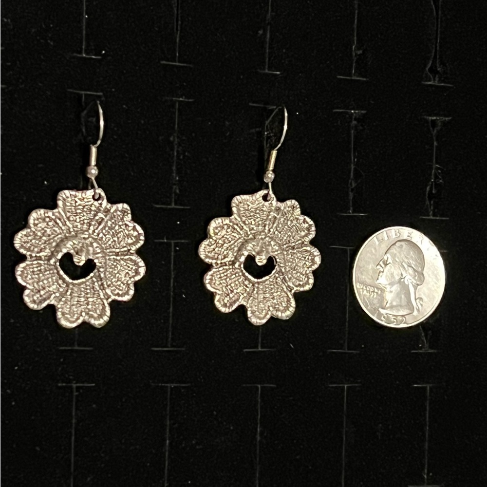 Silver toned Floral Heart Cutout Drop Earrings